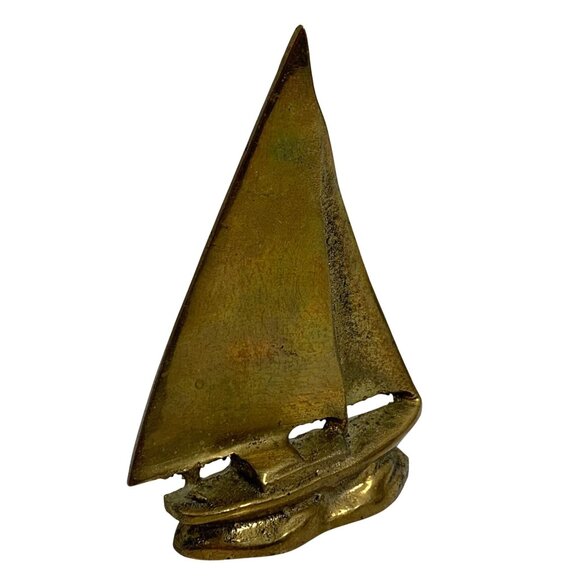 Gorgeous Vintage Brass Sailboat Desk Paperweight Nautical Sailing Taiwan MCM - Picture 3 of 9